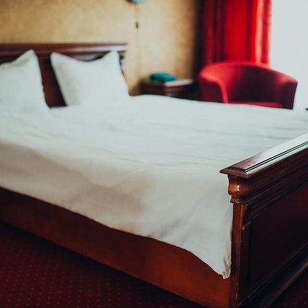 קריובה Hotel Bavaria מראה חיצוני תמונה