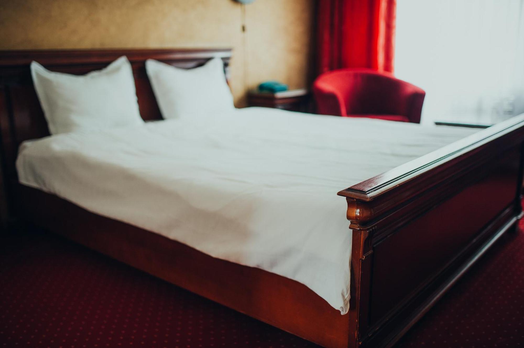 קריובה Hotel Bavaria מראה חיצוני תמונה