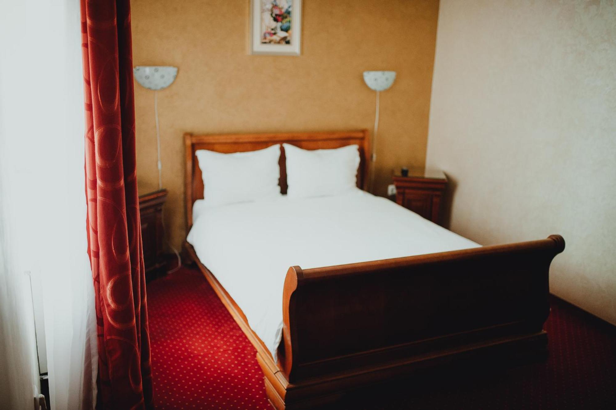 קריובה Hotel Bavaria מראה חיצוני תמונה