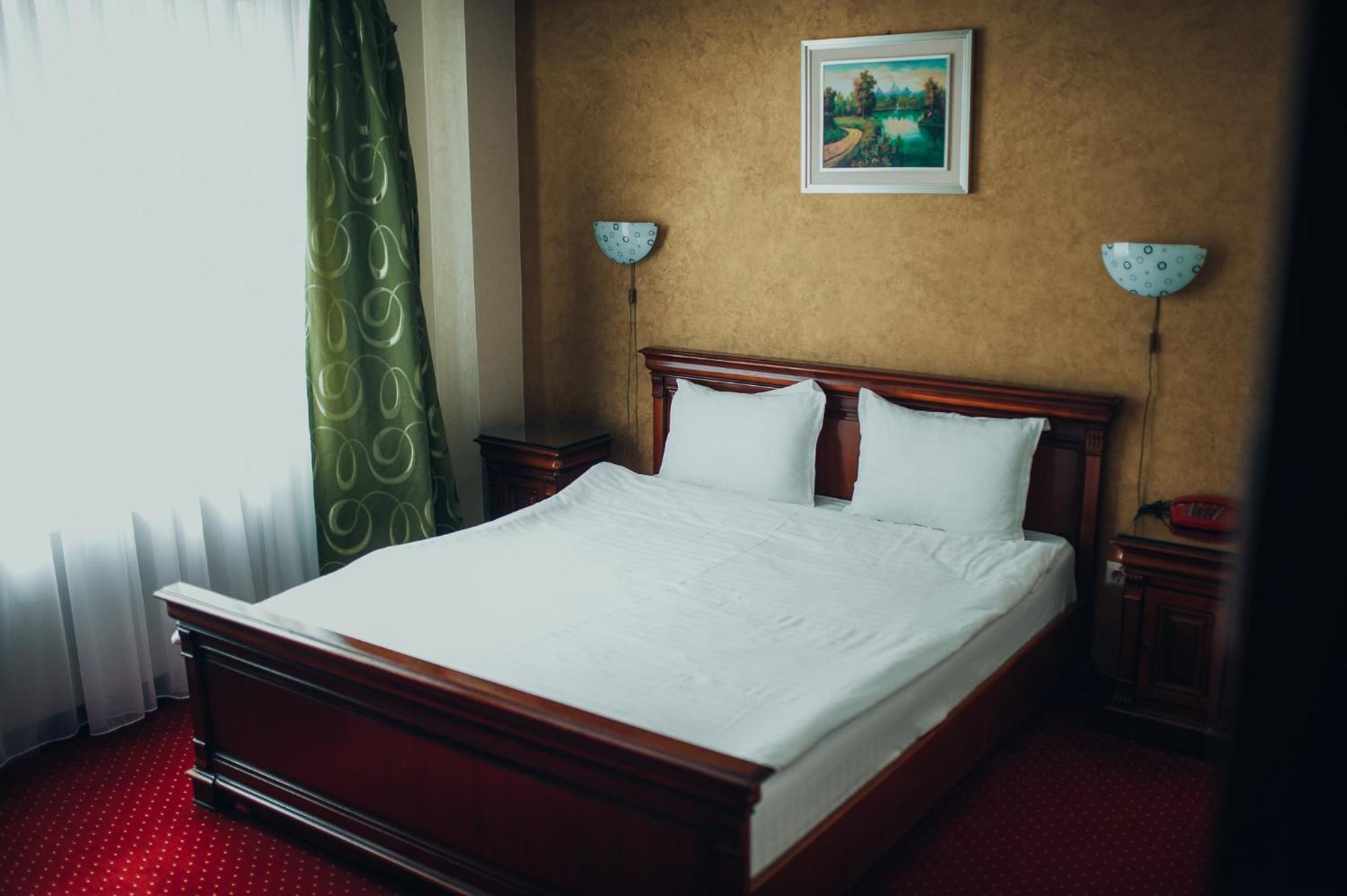 קריובה Hotel Bavaria מראה חיצוני תמונה